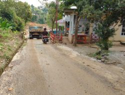 Proyek BWS Maluku Bikin Rusak Jalan, Cemari Lingkungan