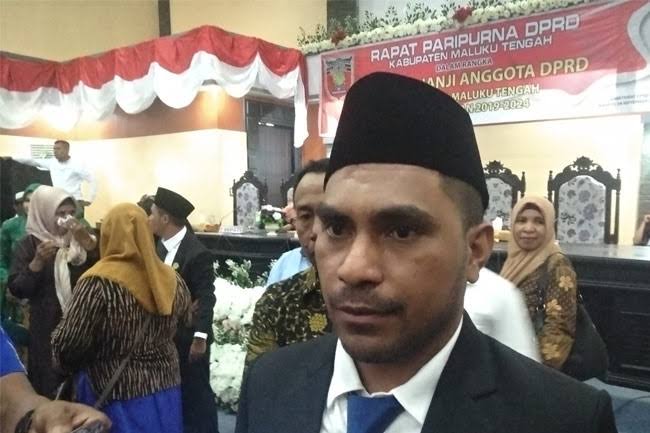 Ketua DPRD Maluku Tengah