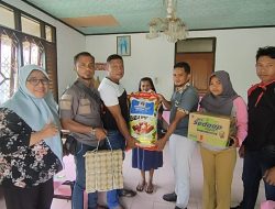 PWI Maluku Tengah Salurkan Bantuan Sembako