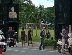 Anggota Brimob dan TNI Dikejar Sejumlah Pemuda Pakai Senjata Tajam