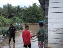 Lima Rumah Warga Siatele Hanyut Dibawah Banjir