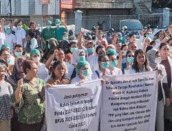 Haknya tak Dibayarkan, Puluhan Perawat dan Dokter Demo di RSUD Haulussy