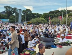 Setelah 25 Tahun, Warga Muslim Ambon Kembali Gelar Sholat Idul Fitri di Lapangan Merdeka