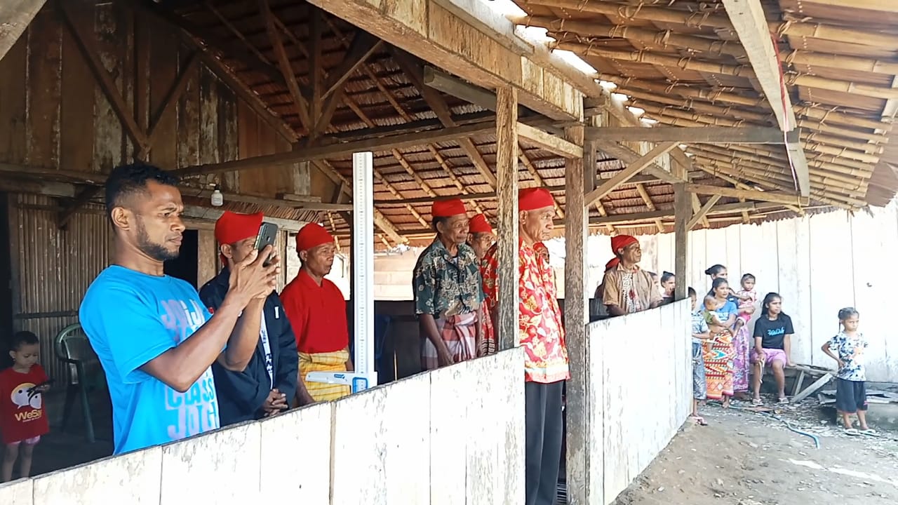 Suku Naulu di Pulau Seram Ikut Peringati Hardiknas