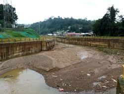 Sedimen Cek Dam Rinjani Penuh, PT Jasa Konstruksi Ingkar Janji