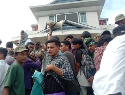 Demo Bos Kipe, HMI Datangi Kantor Gubernur dan Polda Maluku