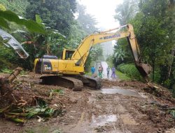Sehari Bersihkan 8 Titik Longsor, Camat Telutih: Kami Berterimakasih ke BPJN Maluku
