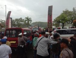 Ratusan Supir Angkot Demo di Kantor Gubernur, Massa  Ricuh Tutup Badan Jalan