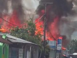 Pergi Kerja, Rumahnya Hangus Terbakar, Pria Ini Bersyukur Tiga Anak Selamat