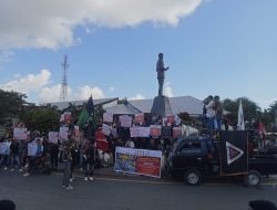 Ratusan Mahasiswa Demo Soal Jatah Menteri, Massa Sempat Tutup Jalan