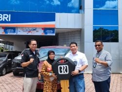 BRI Ambon Serahkan Hadiah Mobil Buat Fujianti Ali