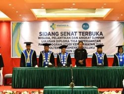 Pj. Sekda Maluku Tenggara Hadiri Wisuda Diploma Tiga Keperawatan Poltekes Kemenkes Maluku