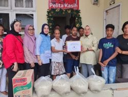 P3DI Maluku Bagikan 50 Paket Sembako di Hari Ibu ke-69