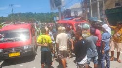 Demo Angkot di Ambon