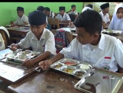 Sekolah di Waiheru Jadi Percontohan Program Makanan Bergizi Gratis di Maluku