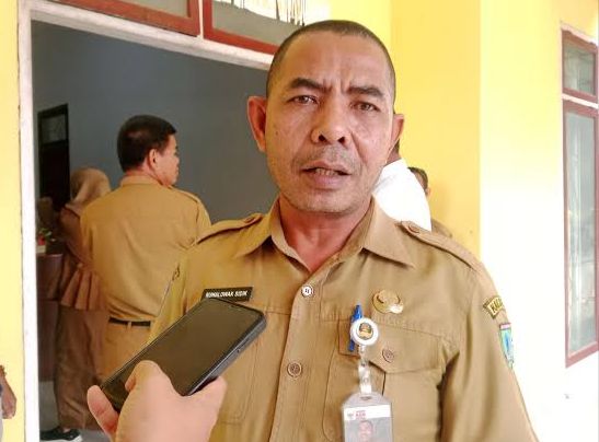 Sidik Rumalowak, Plt Kadis Dikbudpora SBT