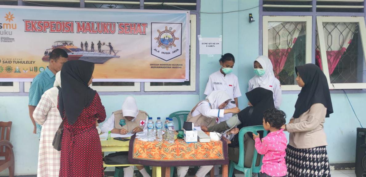 Pelayanan kesehatan gratis Klinik Apung Said Tuhuleley. Minggu (23/2/2025).