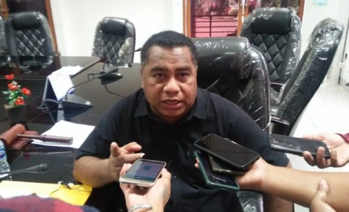 Benhur Watubun, Ketua DPRD Maluku