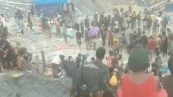 Kondisi tambang ilegal emas Gunung Botak saat terjadinya musibah longsor yang mengakibatkan tujuh penambang meninggal dunia.